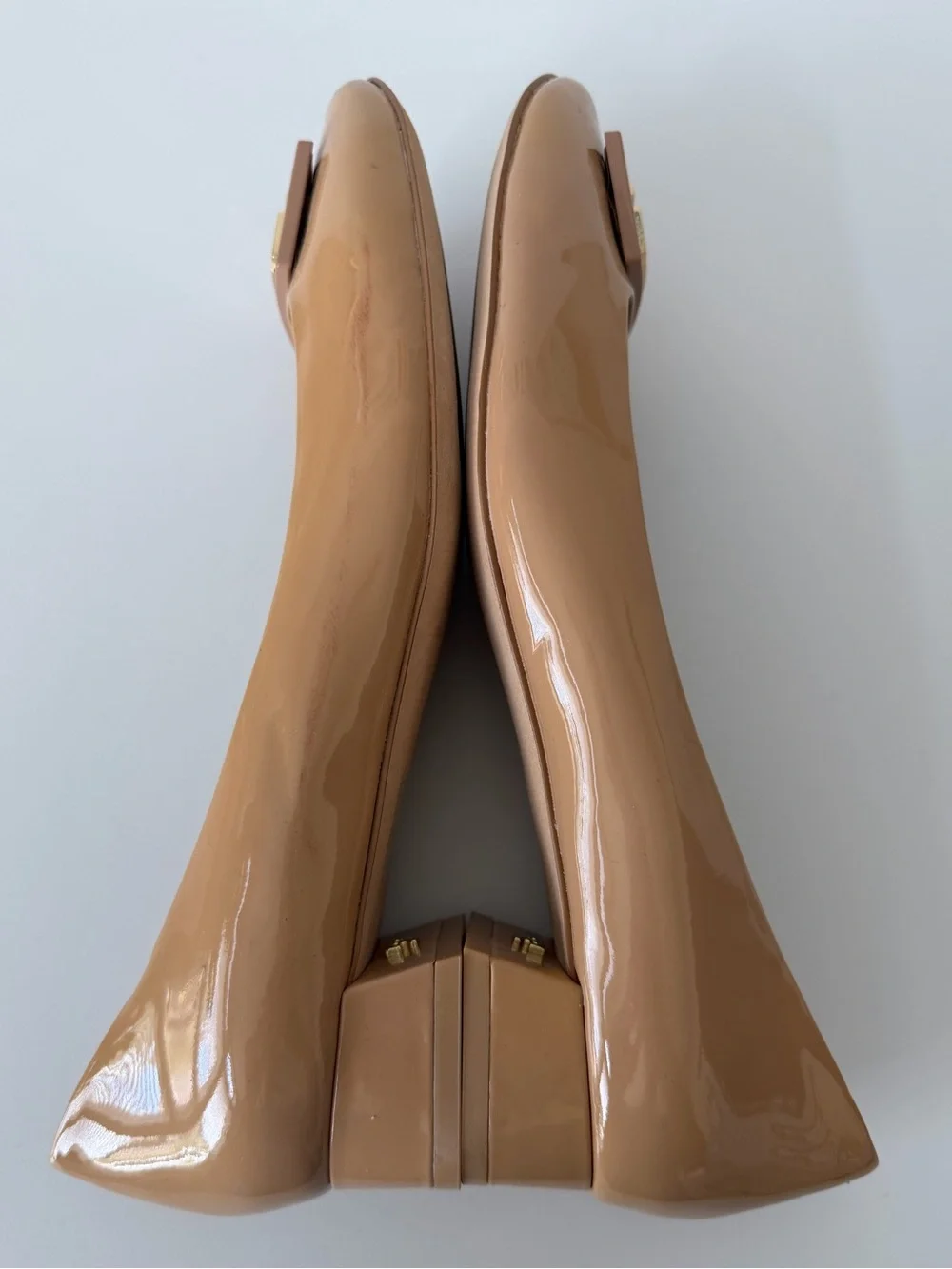 Tory Burch Gigi Tan/Nude Patent Leather Low Block Heel, Size 8